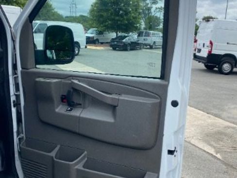 Used 2020 Chevrolet Express 2500 RWD 2500 Regular Wheelbase WT w/ Driver Convenience Package image 17