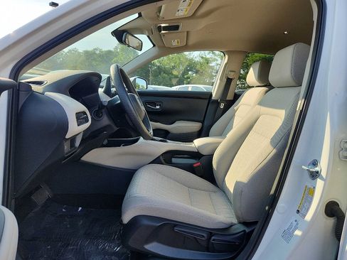 Certified 2026 Honda HR-V LX image 13
