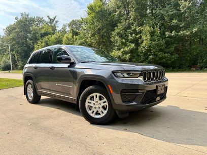 Used 2024 Jeep Grand Cherokee Laredo