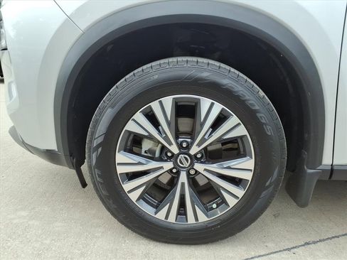 Used 2021 Nissan Rogue SV image 23