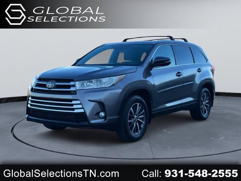 Used 2019 Toyota Highlander XLE FWD image 1