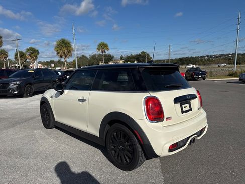 Used 2015 MINI Cooper S image 4