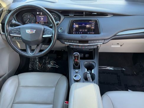 Used 2021 Cadillac XT4 Premium Luxury image 14