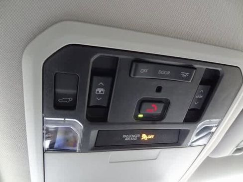 Used 2023 Toyota Sequoia Limited image 39