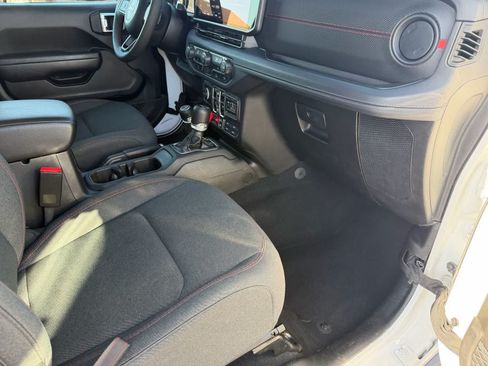Used 2024 Jeep Wrangler Unlimited Rubicon AWD/4WD image 13