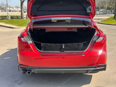 Used 2025 Toyota Camry SE w/ Convenience Package image 11