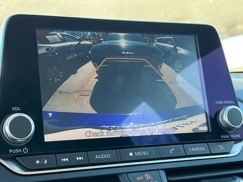 Used 2025 Nissan Altima 2.5 SV image 24