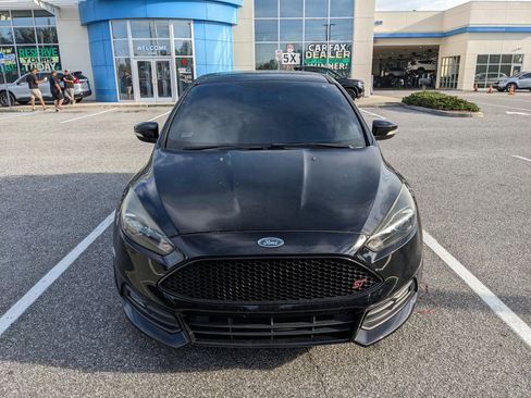 Used 2016 Ford Focus ST w/ Equipment Group 402A image 14