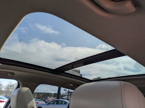 Used 2019 Cadillac XT4 Luxury w/ Cold Weather Package image 22