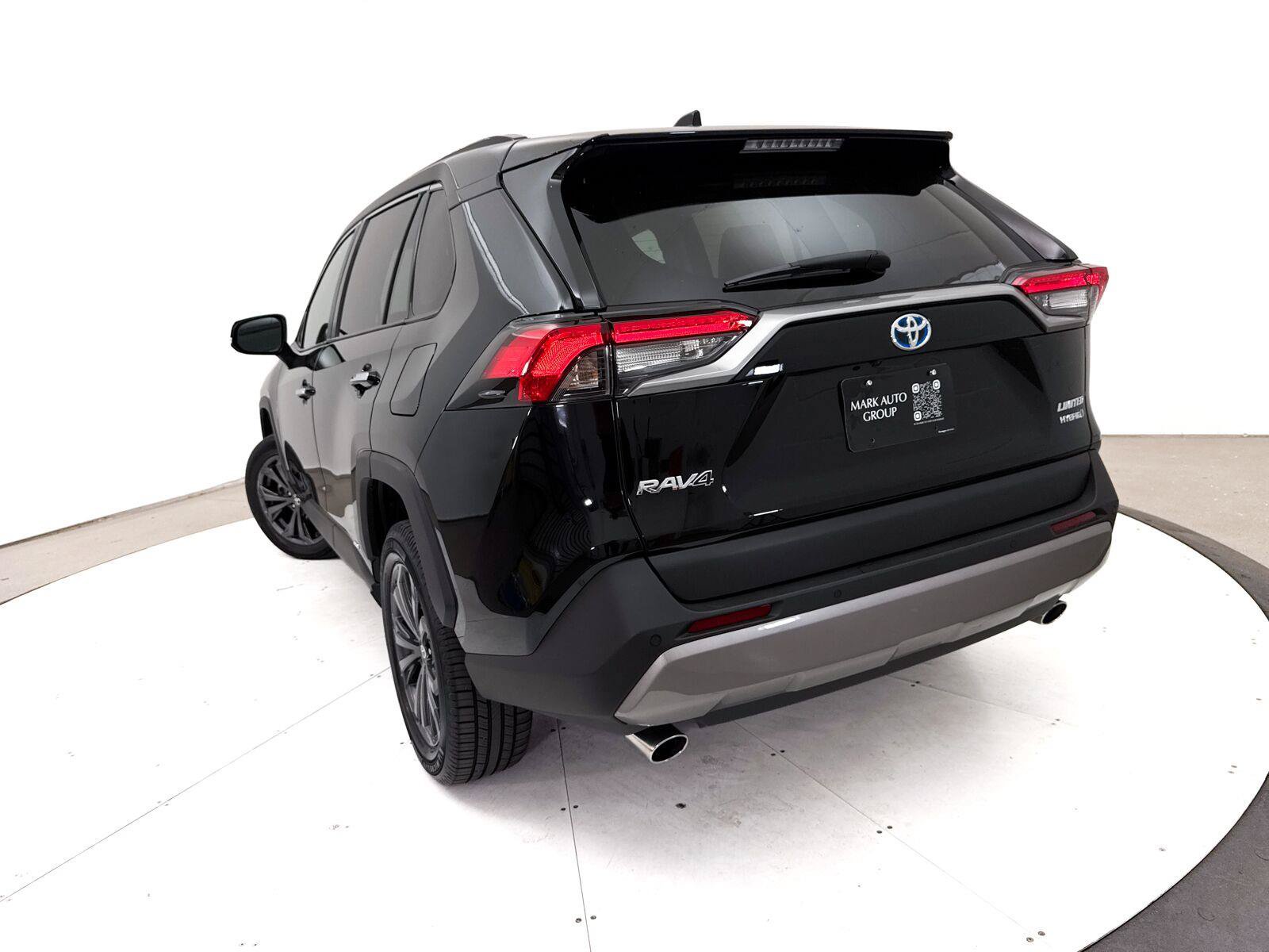 Used 2022 Toyota RAV4 Limited AWD/4WD image 8