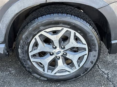 Certified 2023 Subaru Forester Premium image 5