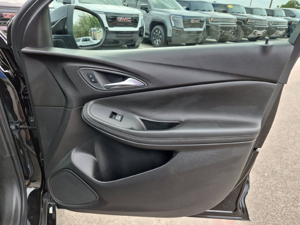 Used 2024 Buick Encore GX Sport Touring FWD image 34