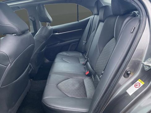 Used 2018 Toyota Camry XSE image 23