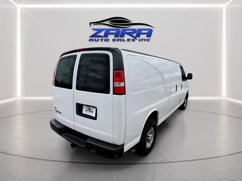 Used 2010 Chevrolet Express 2500 Extended RWD image 6