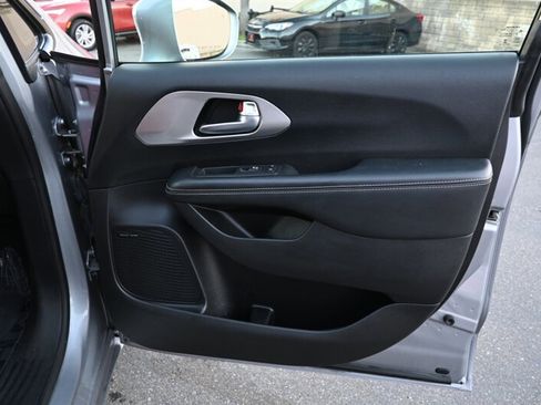 Used 2020 Chrysler Pacifica Limited w/ Quick Oder Package 2EV RED-S image 50