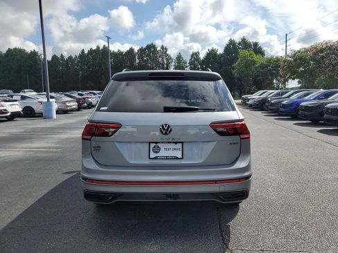 Used 2022 Volkswagen Tiguan SE R-Line AWD/4WD image 6