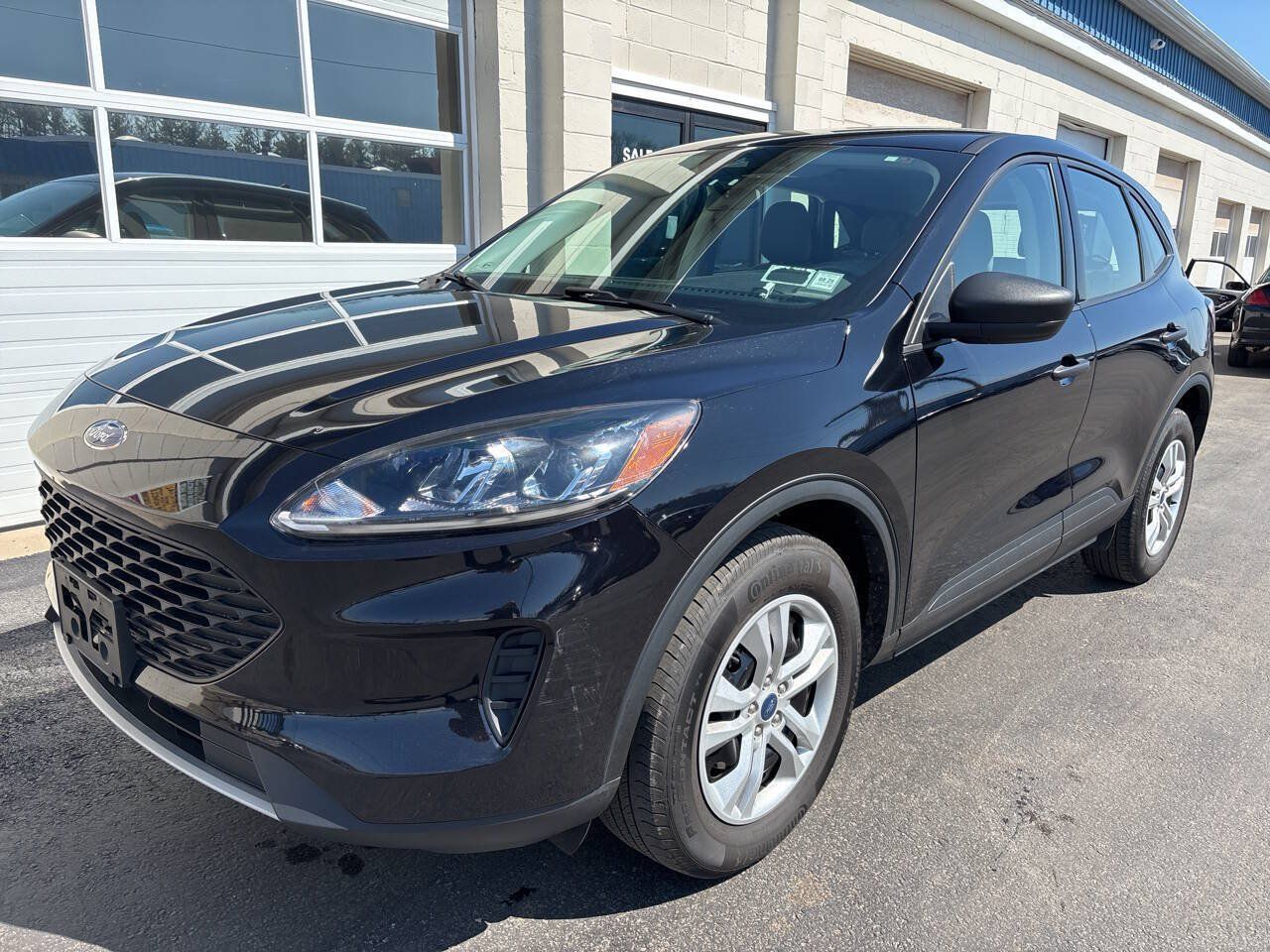 Used 2022 Ford Escape S AWD/4WD image 3