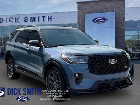 Certified 2025 Ford Explorer ST AWD/4WD image 3