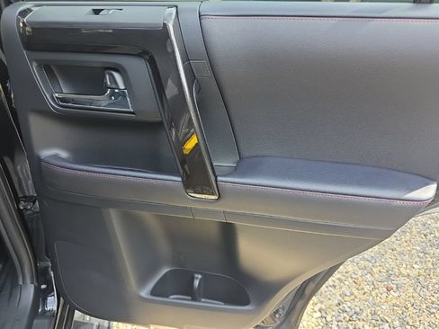 Used 2023 Toyota 4Runner TRD Off-Road Premium w/ Moonroof Package AWD/4WD image 19