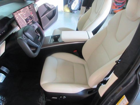 Used 2023 Tesla Model X AWD/4WD image 9