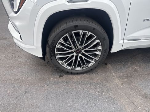 New 2026 GMC Terrain Denali w/ LPO, Floor Liner Package image 11