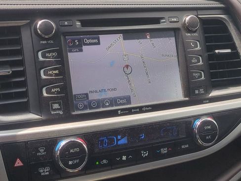 Used 2017 Toyota Highlander Limited Platinum AWD/4WD image 19