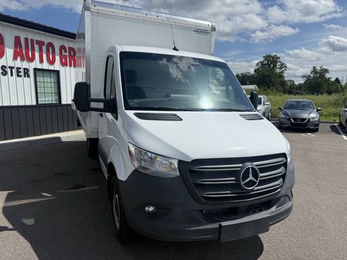 Used 2024 Mercedes-Benz Sprinter 3500 image 4