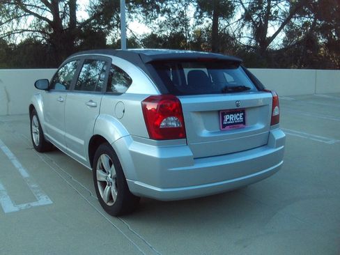 Used 2010 Dodge Caliber SXT FWD image 6