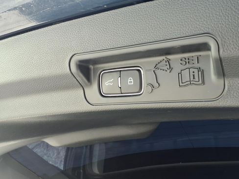 Certified 2023 Ford Explorer XLT w/ Equipment Group 202A AWD/4WD image 27
