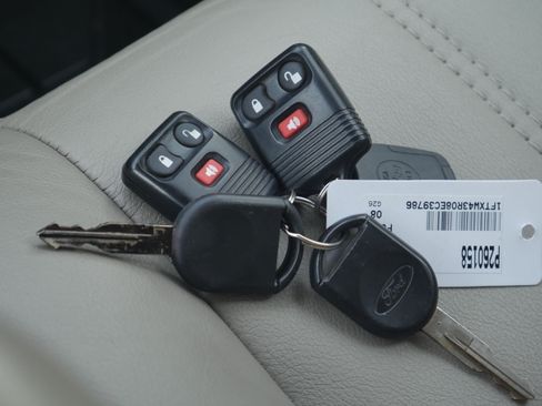 Used 2008 Ford F450 Lariat AWD/4WD image 36