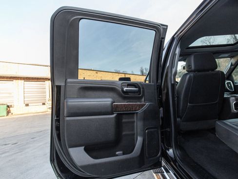 Used 2022 GMC Sierra 3500 Denali image 25
