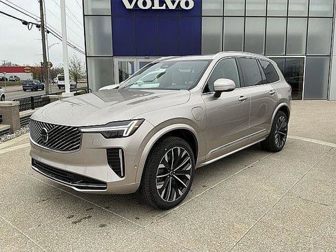 New 2026 Volvo XC90 T8 Plus w/ Protection Package Premier AWD/4WD image 3