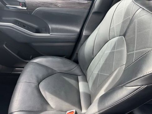 Used 2022 Toyota Highlander Platinum image 31