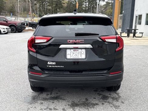 Used 2024 GMC Terrain SLE image 6