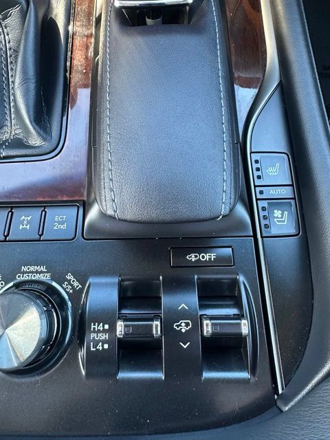 Used 2017 Lexus LX 570 4WD w/ Luxury Package image 51