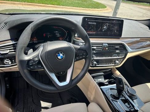 Used 2023 BMW 530i xDrive w/ Premium Package AWD/4WD image 3