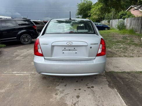 Used 2010 Hyundai Accent GLS FWD image 6