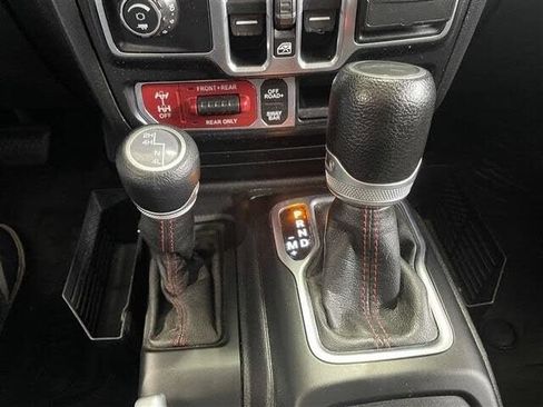 Used 2020 Jeep Gladiator Rubicon w/ Dual Top Group AWD/4WD image 20
