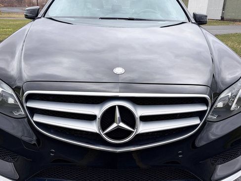 Used 2016 Mercedes-Benz E 400 4MATIC Sedan image 2