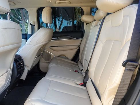 Used 2022 Jeep Grand Cherokee Limited AWD/4WD image 26