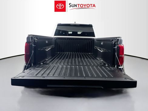 Used 2025 Toyota Tacoma SR AWD/4WD image 34