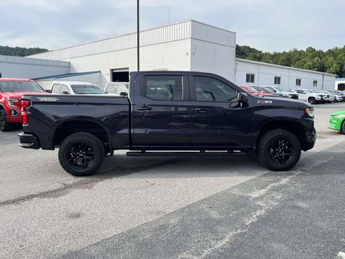 Used 2022 Chevrolet Silverado 1500 LT Trail Boss w/ LPO, Dark Essentials Package AWD/4WD image 8