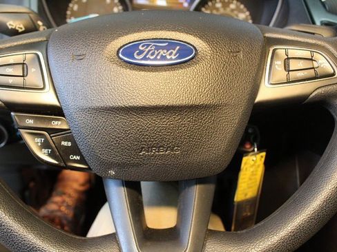Used 2016 Ford Focus SE image 18