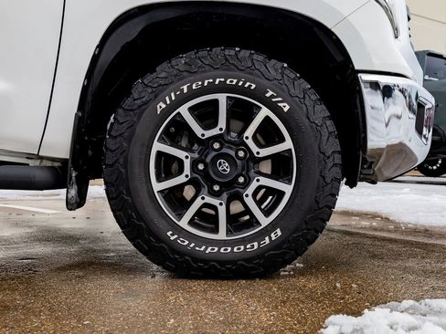 Used 2014 Toyota Tundra SR5 w/ TRD Off Road Package image 11