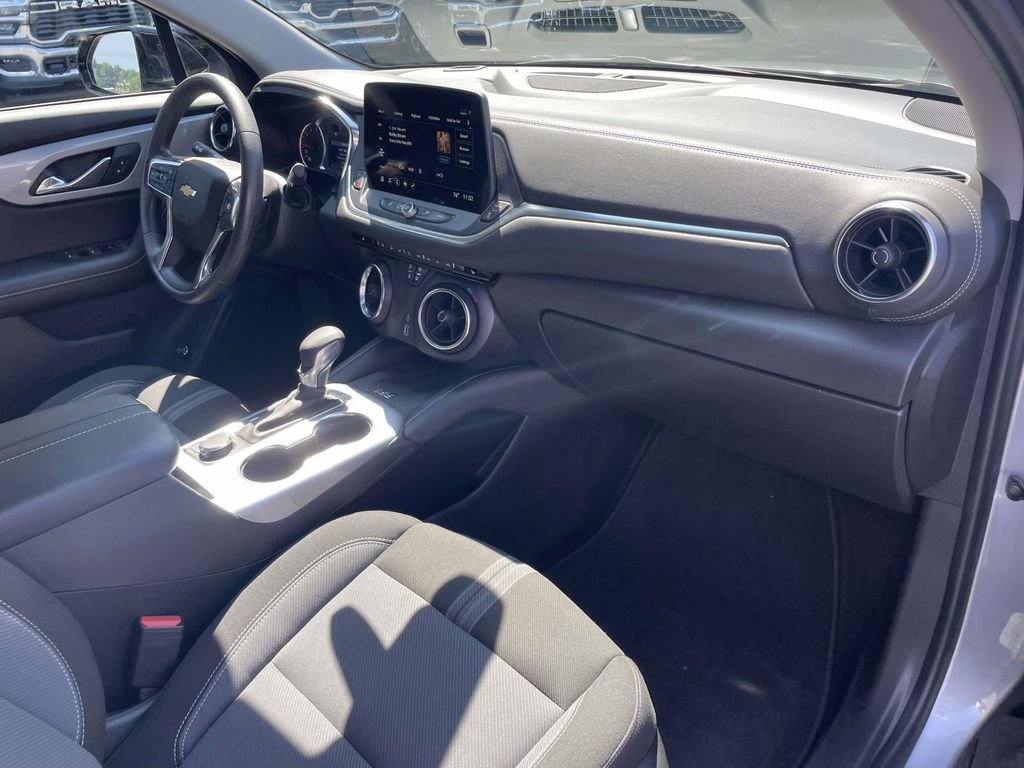 Used 2024 Chevrolet Blazer LT w/ Convenience Package FWD image 14