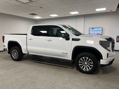 Used 2023 GMC Sierra 1500 AT4 w/ Technology Package AWD/4WD image 16