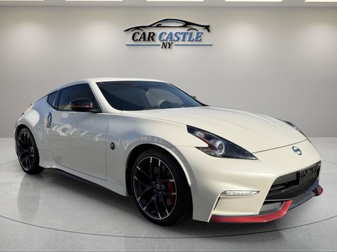 Used 2019 Nissan 370Z NISMO image 3
