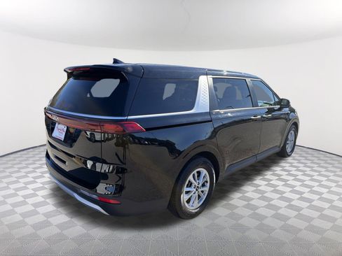 Used 2024 Kia Carnival LX image 15