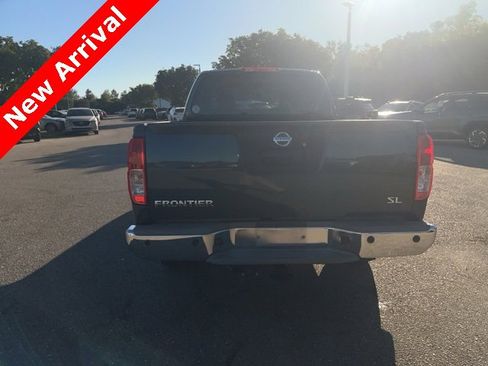 Used 2013 Nissan Frontier SL w/ Moonroof Pkg image 13