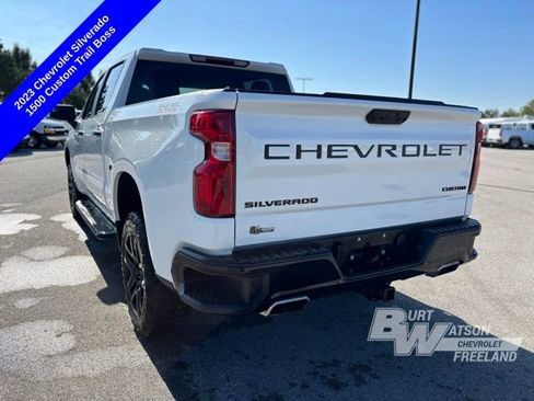 Used 2023 Chevrolet Silverado 1500 Custom Trail Boss w/ LPO, Dark Essentials Package image 4